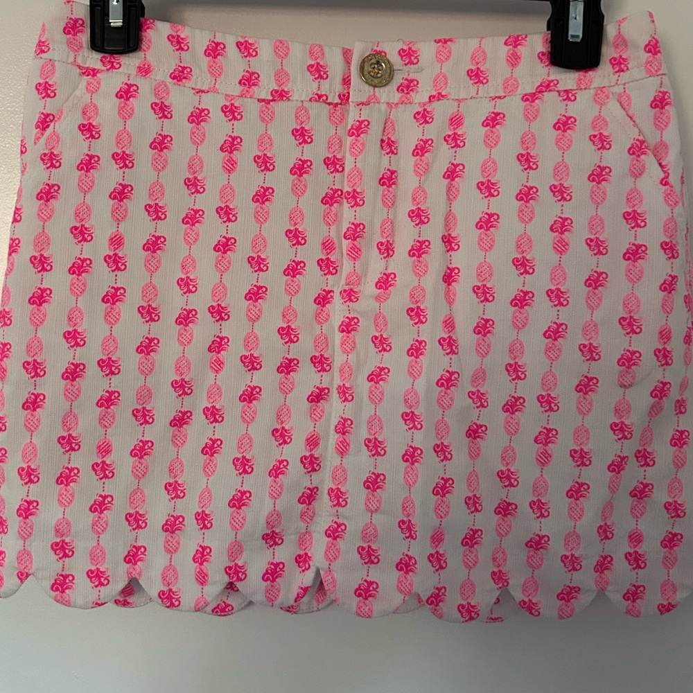 Lilly Pulitzer Pink and White Pineapple Scalloped Skort